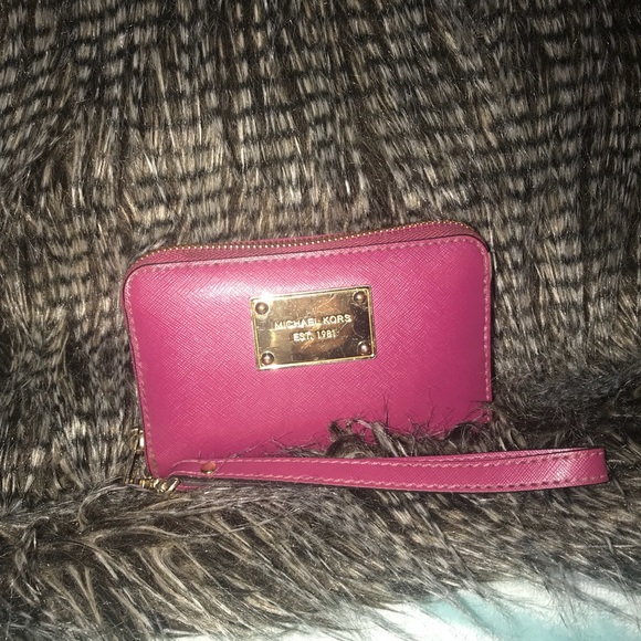 MICAEL KORS dark magenta wallet - Picture 2 of 4